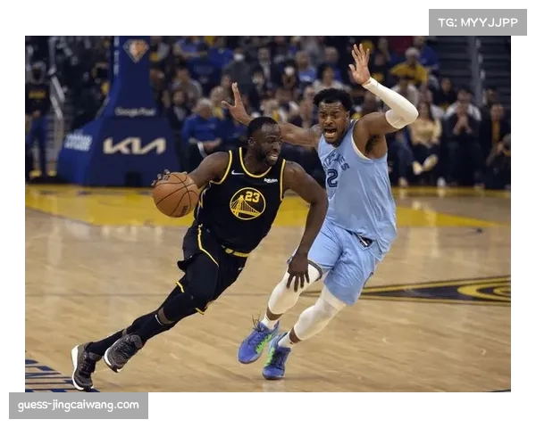 常规赛战术试验频现，勇士变阵半弃用策略效果显著